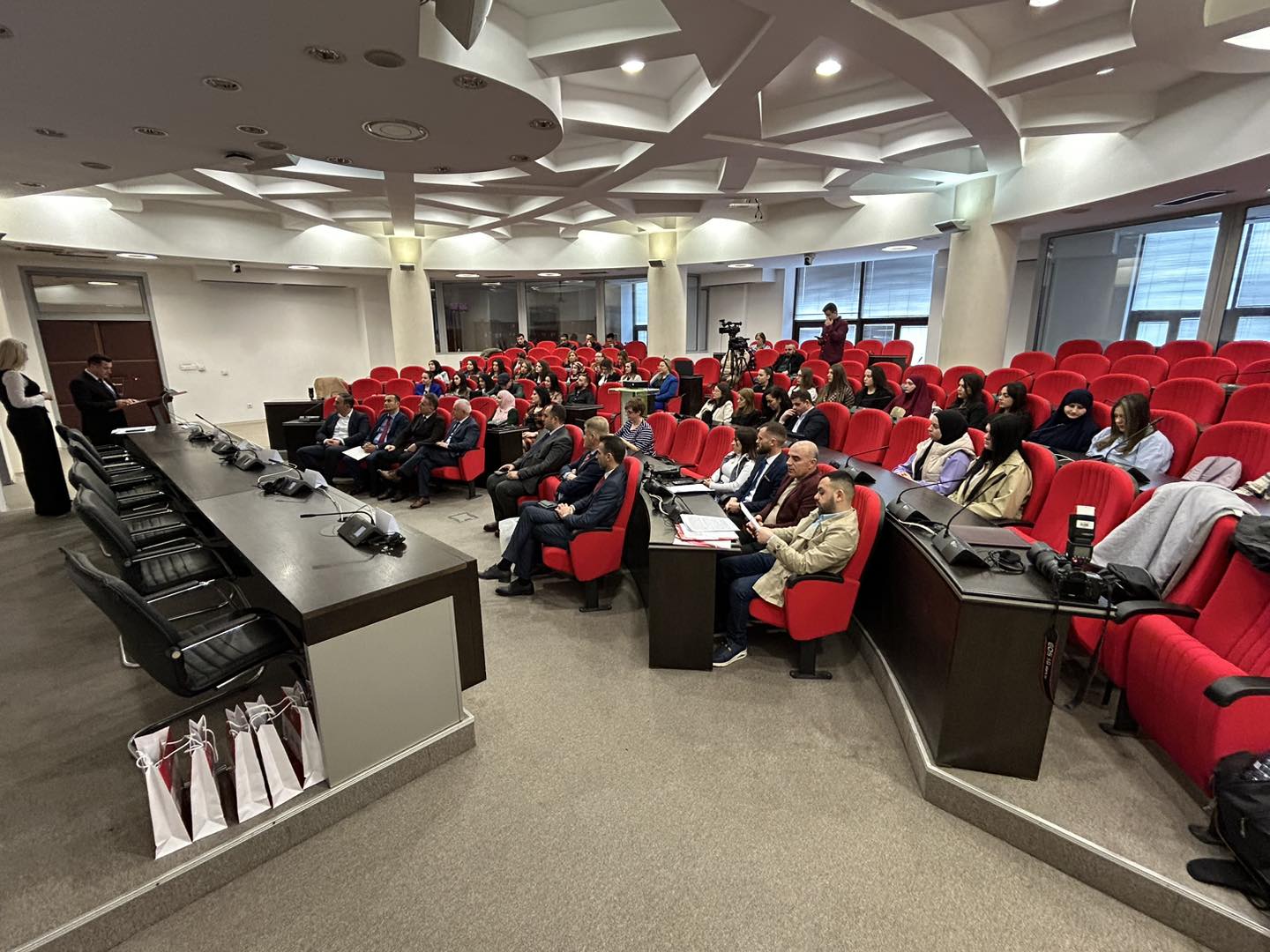 Konferenca Mbarëkombëtare “Gjuha shqipe - perspektivat dhe rreziqet