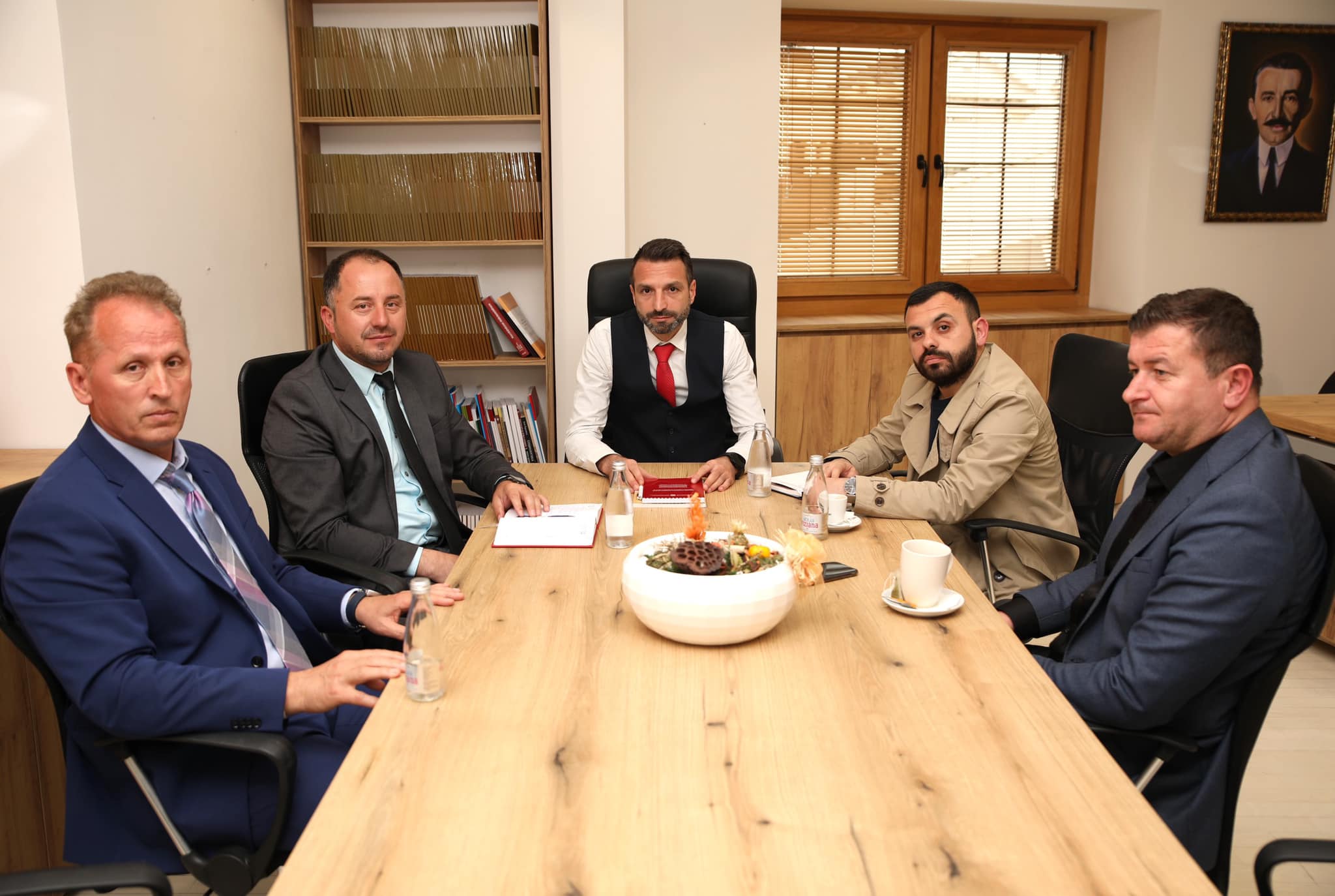 Drejtori Musliu takoi kryetarin e Këshillit Nacional të Shqiptarëve të Malit të Zi, z. Faik Nikën